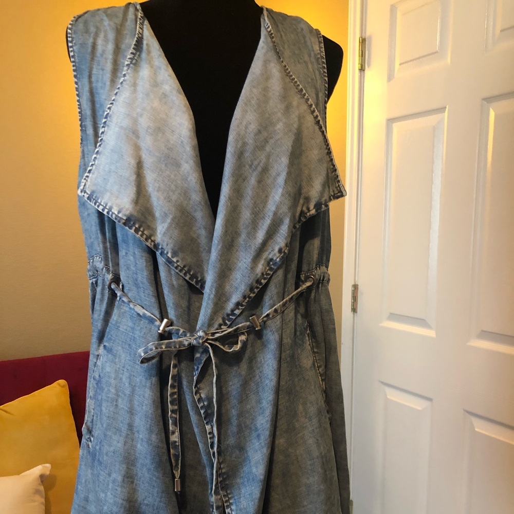 Lightweight denim vest